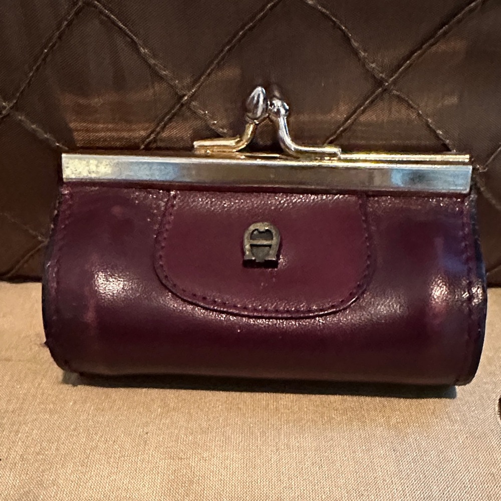 Etienne Aigner Leather Kisslock Coin Purse 1970’s Oxblood with Gold Hardware.